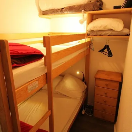 2 Pieces Avec Cabine, Parking, Internet - - Fr-1-313-159